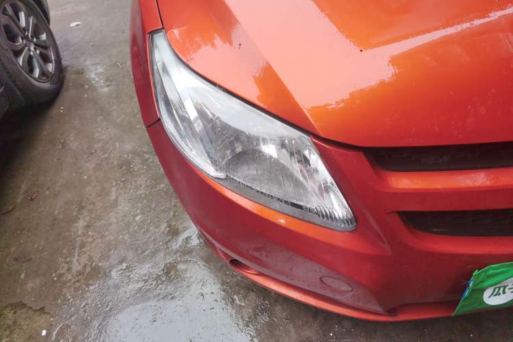 Used Chevrolet Sail 2013 Sedan 1.4L Manual Happiness Edition II Right Front Headlight