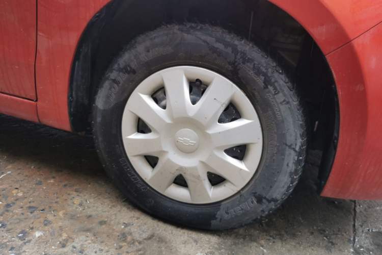 Used Chevrolet Sail 2013 Sedan 1.2L Manual Fashion Edition Right Front Wheel Hub