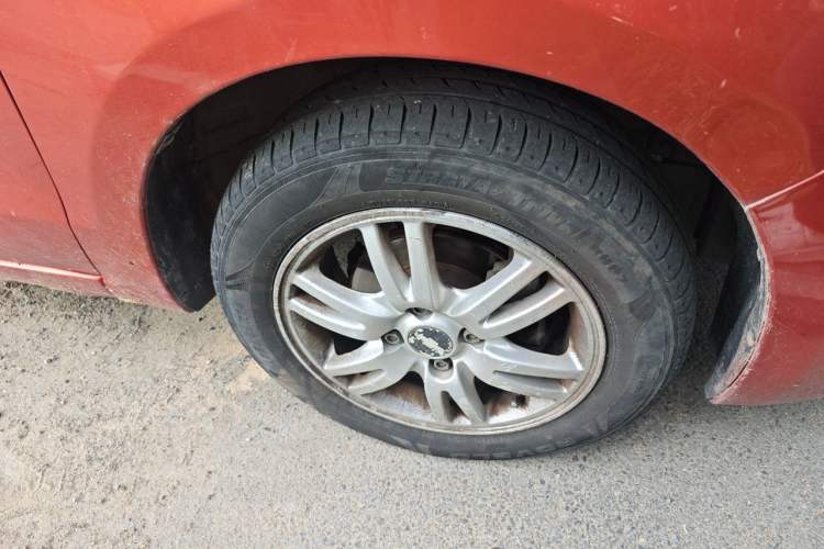 Used Chevrolet Sail 2013 Sedan 1.4L Manual Happiness Edition II Right Front Wheel Hub