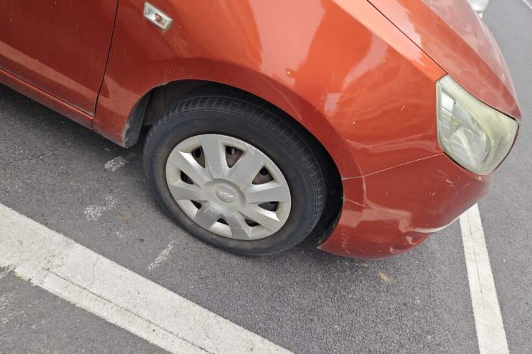 Used Chevrolet Sail 2013 Sedan 1.4L Manual - Youyi Happiness Edition Right Front Wheel Hub