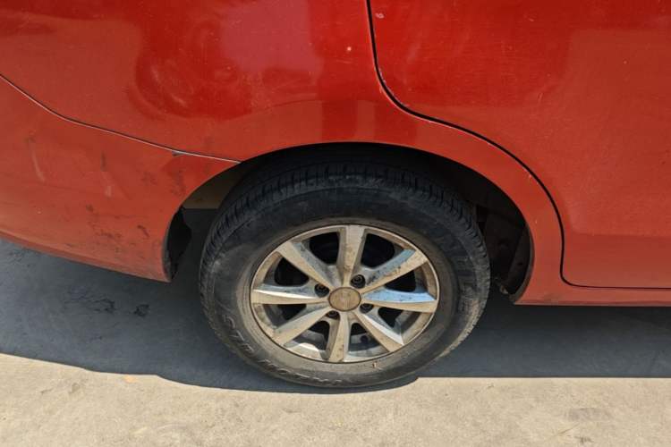 Used Chevrolet Sail 2013 Sedan 1.2L Manual Fashionable Happiness Edition Right Rear Wheel Hub
