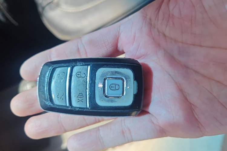 Used Chevrolet Sail 2013 Sedan 1.4L Manual Happiness Edition II Vehicle Key