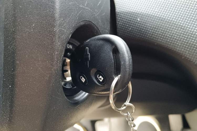 Used Chevrolet Sail 2013 Sedan 1.4L Manual Ideal Happiness Edition Vehicle Key