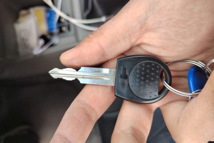 Used Chevrolet Sail 2013 Sedan 1.2L Manual Warm Edition Vehicle Key