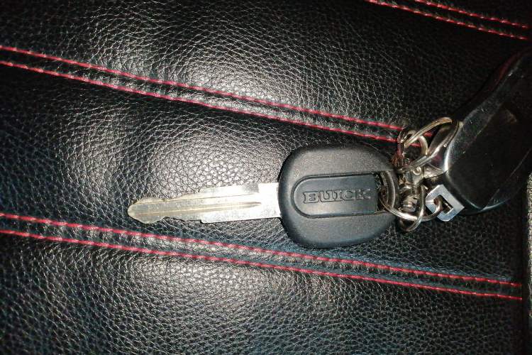 Used Chevrolet Sail 2013 Sedan 1.2L Manual Warm Edition Vehicle Key