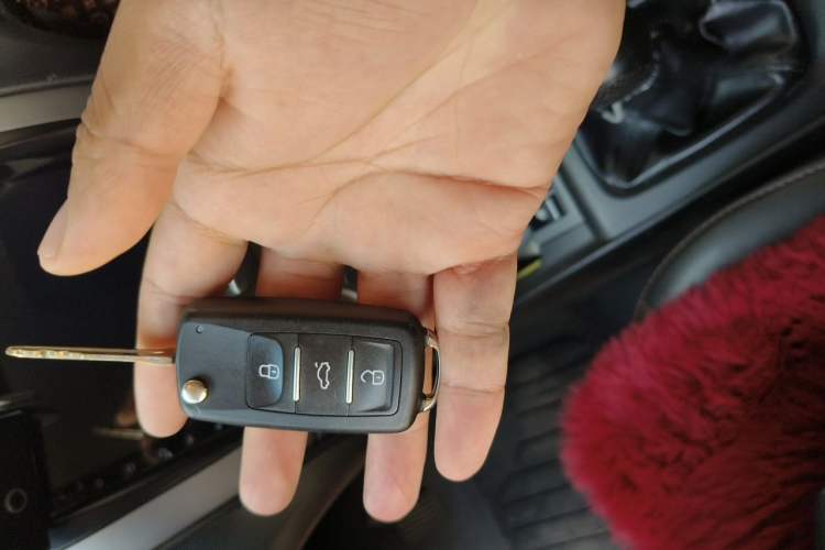 Used Chevrolet Sail 2013 Sedan 1.2L Manual Warm Edition Vehicle Key
