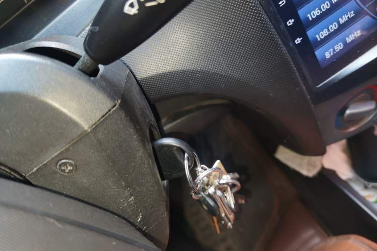 Used Chevrolet Sail 2013 Sedan 1.4L Manual Happiness Edition II Vehicle Key