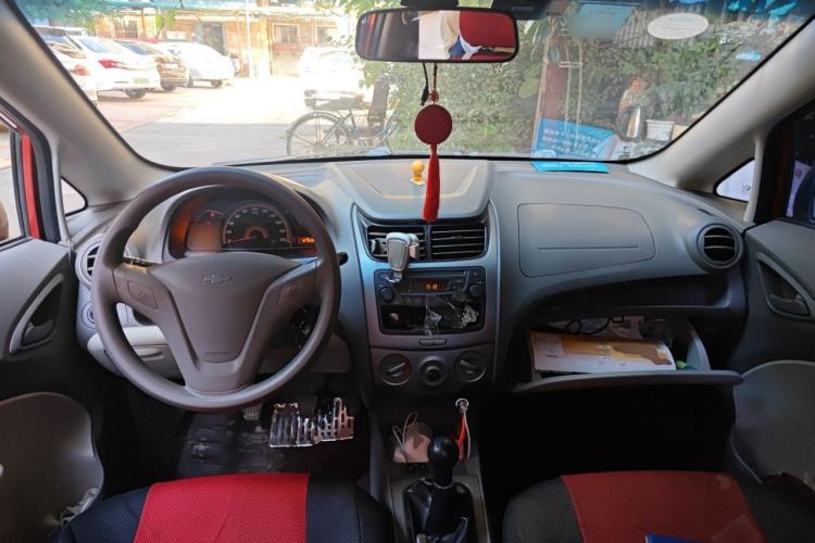 Used Chevrolet Sail 2013 Sedan 1.2L Manual Fashion Edition Center Console