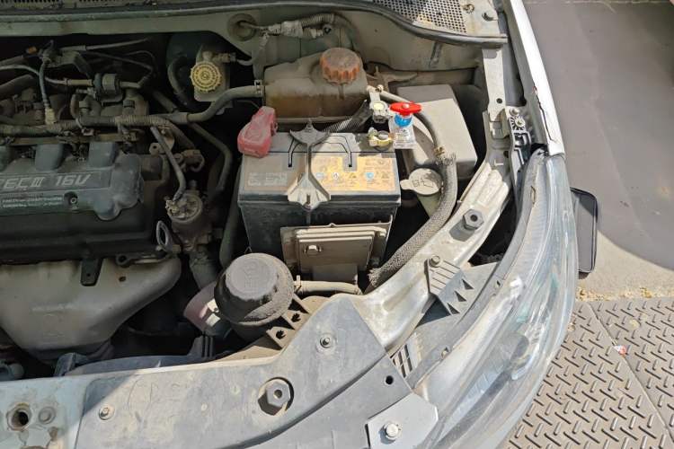 Used Chevrolet Sail 2013 Sedan 1.4L Manual Ideal Edition Engine Bay Left