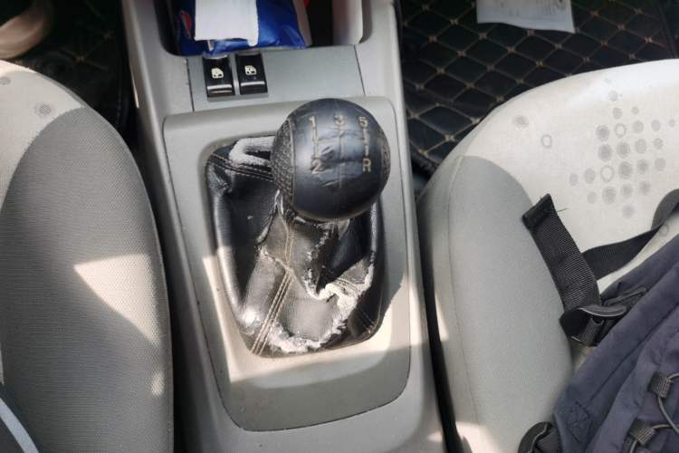 Used Chevrolet Sail 2013 Sedan 1.2L Manual Warm Edition Gear Lever