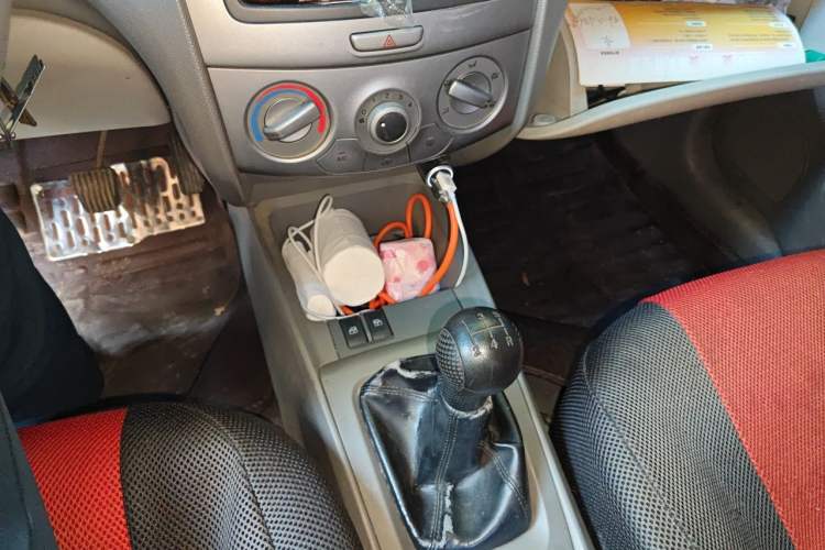 Used Chevrolet Sail 2013 Sedan 1.2L Manual Fashion Edition Gear Lever