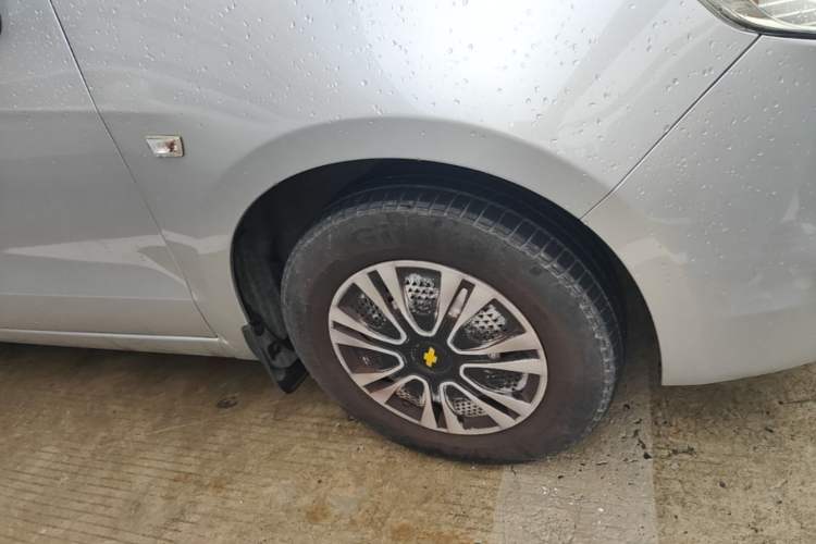 Used Chevrolet Sail 2013 Sedan 1.2L Manual Fashion Edition Right Front Wheel Hub