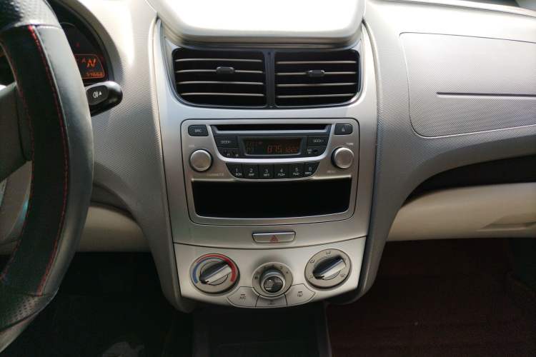 Used Chevrolet Sail 2013 Sedan 1.4L AMT Enjoy Edition Audio And AC Panel