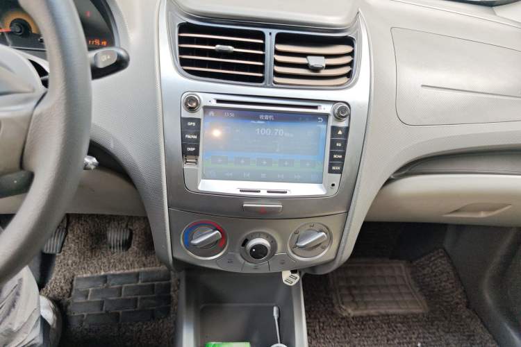 Used Chevrolet Sail 2013 Sedan 1.2L Manual Fashion Edition Audio And AC Panel