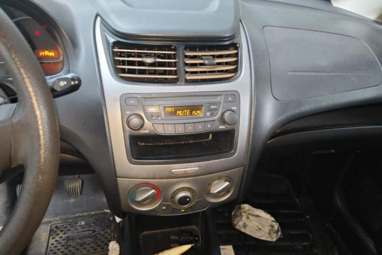 Used Chevrolet Sail 2013 Sedan 1.2L Manual Fashionable Happiness Edition Audio And AC Panel