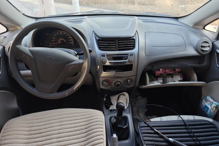Used Chevrolet Sail 2013 Sedan 1.4L Manual Elegance Edition Center Console