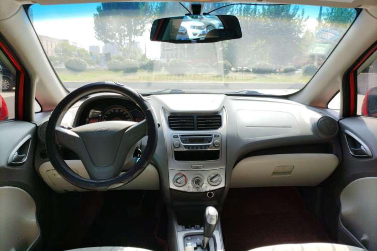 Used Chevrolet Sail 2013 Sedan 1.4L AMT Enjoy Edition Center Console