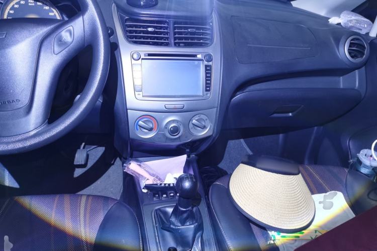 Used Chevrolet Sail 2013 Sedan 1.2L Manual Fashion Edition Center Console