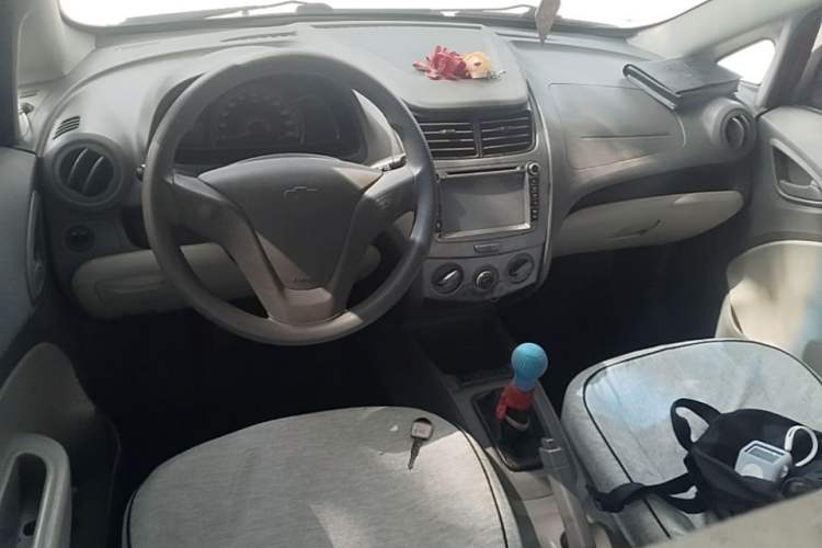 Used Chevrolet Sail 2013 Sedan 1.2L Manual Fashionable Happiness Edition Center Console