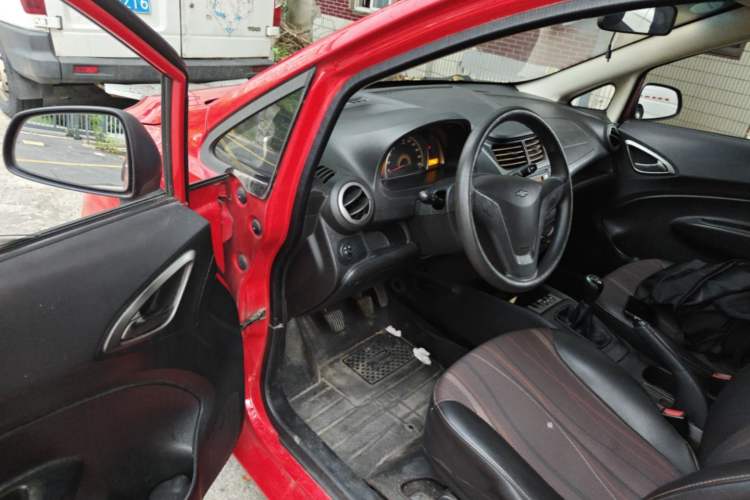 Used Chevrolet Sail 2013 Sedan 1.2L Manual Fashionable Happiness Edition Driver Seat