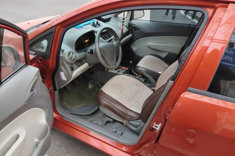 Used Chevrolet Sail 2013 Sedan 1.2L Manual Fashion Edition Driver Seat