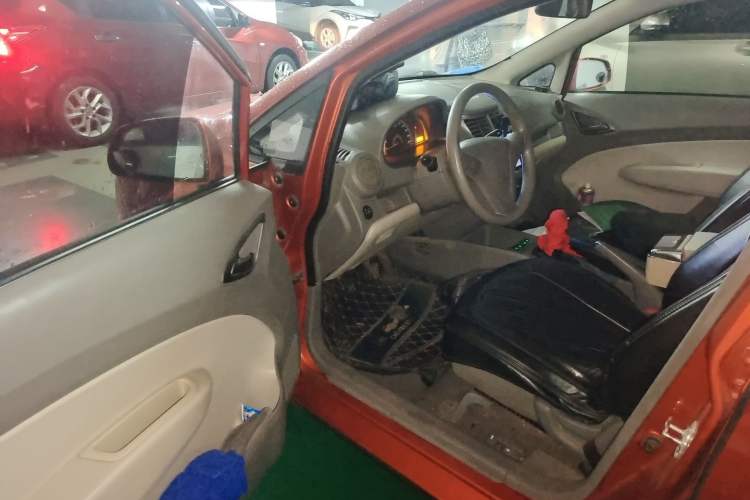 Used Chevrolet Sail 2013 Sedan 1.4L Manual Happiness Edition II Driver Seat