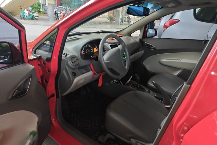 Used Chevrolet Sail 2013 Sedan 1.4L AMT Enjoy Edition Driver Seat