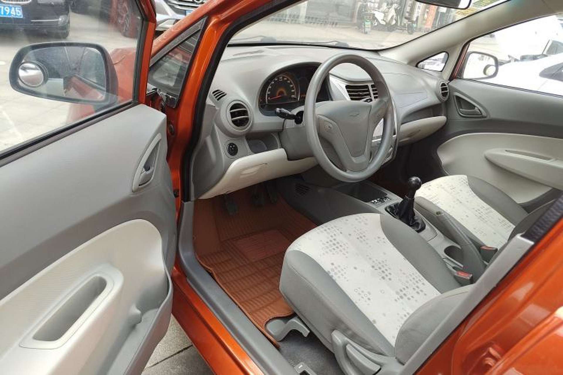 Used Chevrolet Sail 2013 Sedan 1.2L Manual Fashionable Happiness Edition Driver Seat