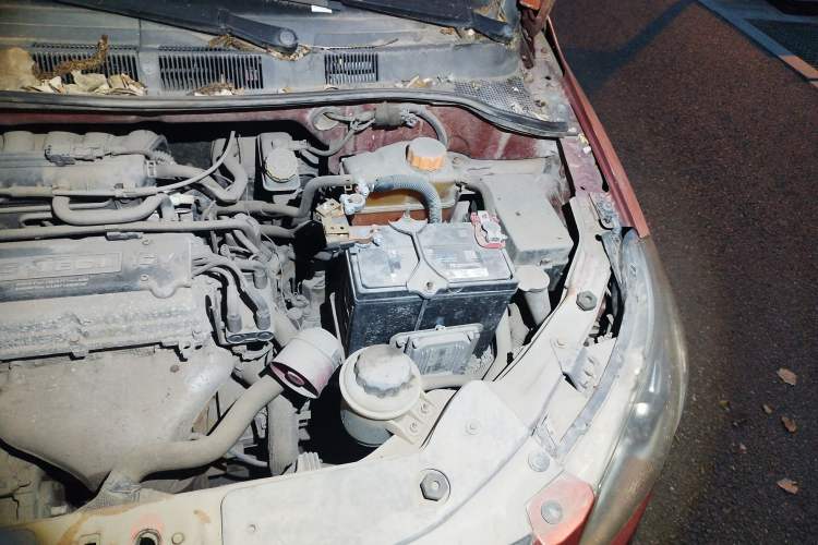 Used Chevrolet Sail 2013 Sedan 1.2L Manual Warm Edition Engine Bay Left
