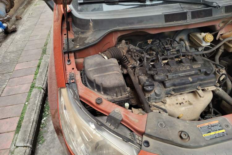 Used Chevrolet Sail 2013 Hatchback 1.4L AMT U-Style Edition Engine Bay Right