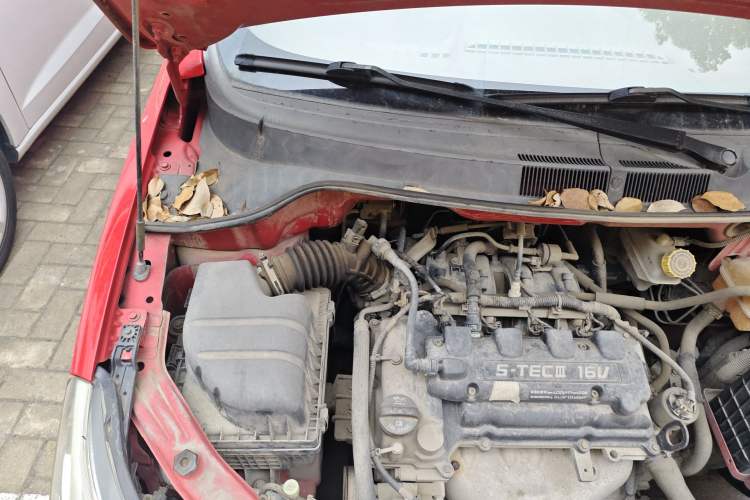 Used Chevrolet Sail 2013 Sedan 1.4L Manual Elegance Edition Engine Bay Right