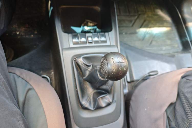 Used Chevrolet Sail 2013 Sedan 1.4L Manual - Youyi Happiness Edition Gear Lever