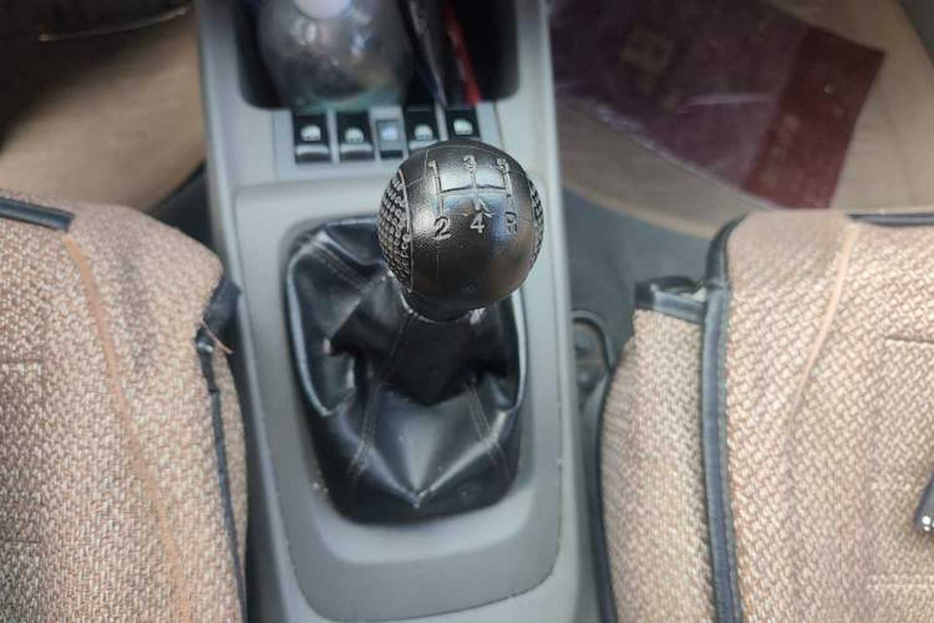 Used Chevrolet Sail 2013 Sedan 1.2L Manual Fashionable Happiness Edition Gear Lever