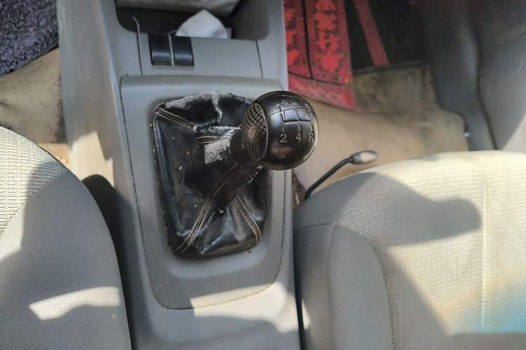 Used Chevrolet Sail 2013 Sedan 1.2L Manual Warm Edition Gear Lever