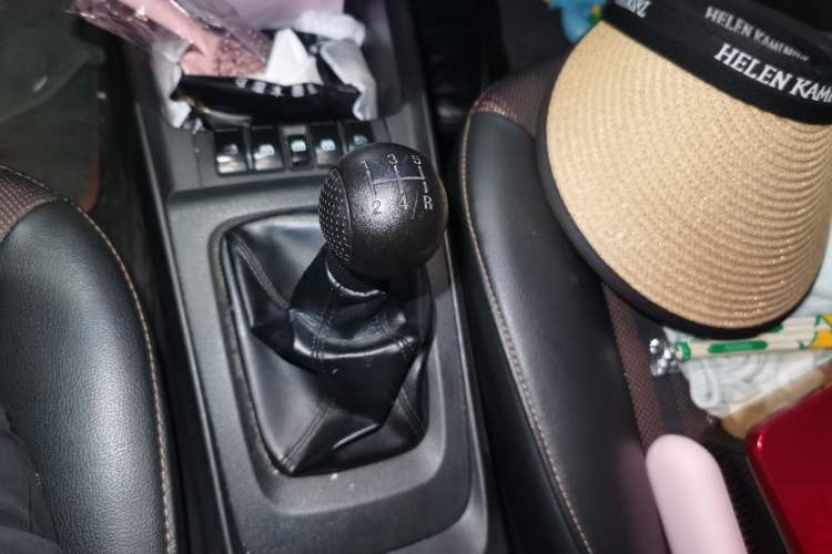 Used Chevrolet Sail 2013 Sedan 1.2L Manual Fashion Edition Gear Lever
