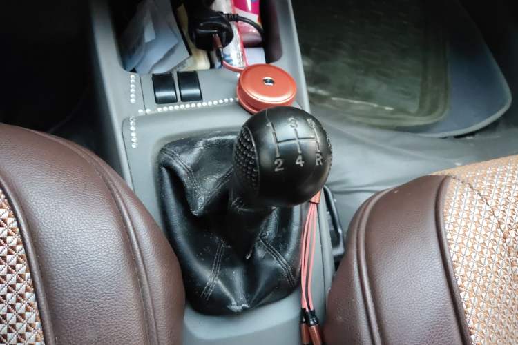Used Chevrolet Sail 2013 Sedan 1.2L Manual Fashion Edition Gear Lever