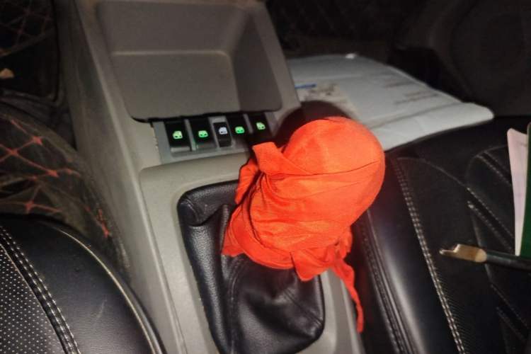 Used Chevrolet Sail 2013 Sedan 1.4L Manual Happiness Edition II Gear Lever