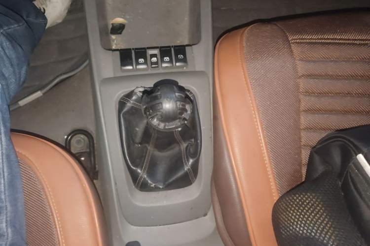 Used Chevrolet Sail 2013 Sedan 1.4L Manual - Youyi Happiness Edition Gear Lever