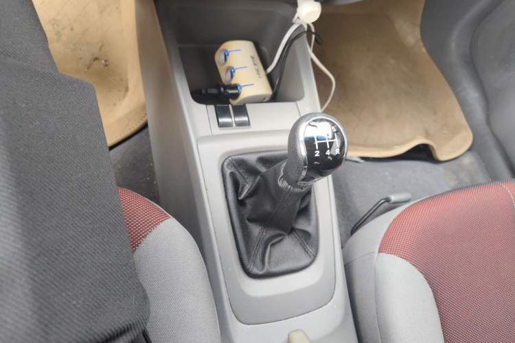Used Chevrolet Sail 2013 Sedan 1.2L Manual Warm Edition Gear Lever