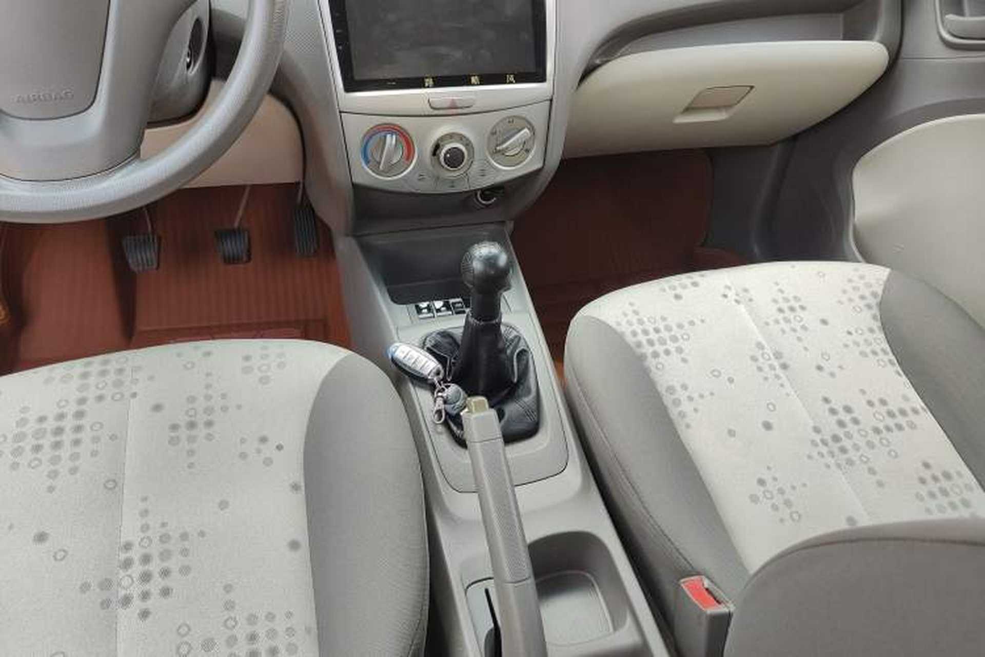Used Chevrolet Sail 2013 Sedan 1.2L Manual Fashionable Happiness Edition Gear Lever