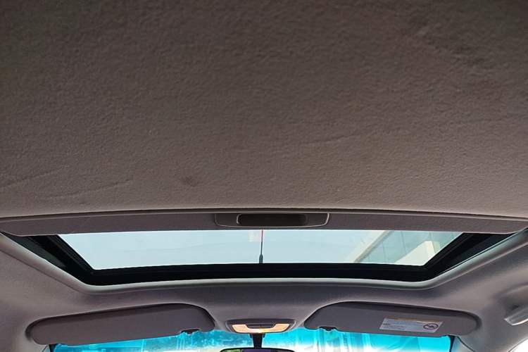 Used Chevrolet Sail 2013 Sedan 1.4L Manual Elegance Edition Headliner