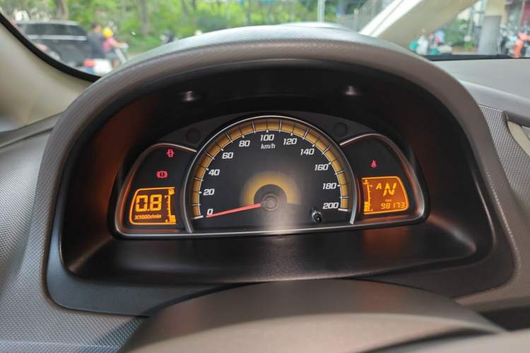 Used Chevrolet Sail 2013 Sedan 1.4L AMT Enjoy Edition Instrument Cluster