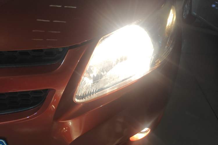 Used Chevrolet Sail 2013 Hatchback 1.4L AMT U-Style Edition Left Front Headlight