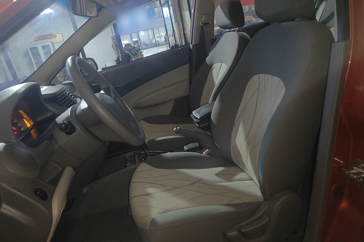 Used Chevrolet Sail 2013 Hatchback 1.4L AMT U-Style Edition Left Front Seat