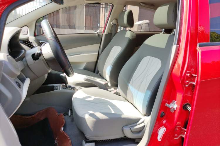 Used Chevrolet Sail 2013 Sedan 1.4L AMT Enjoy Edition Left Front Seat