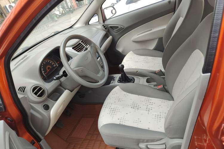 Used Chevrolet Sail 2013 Sedan 1.2L Manual Fashionable Happiness Edition Left Front Seat