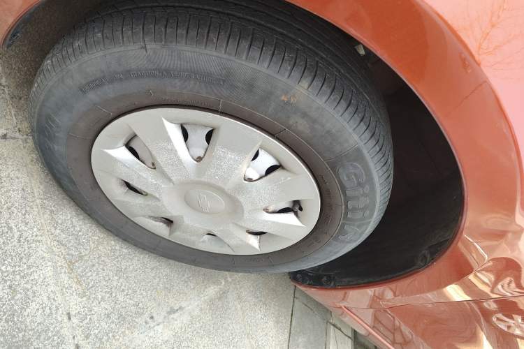 Used Chevrolet Sail 2013 Sedan 1.2L Manual Fashionable Happiness Edition Left Front Wheel Hub