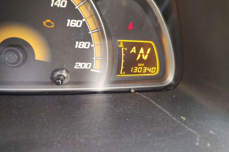 Used Chevrolet Sail 2013 Hatchback 1.4L AMT U-Style Edition Odometer Close Up