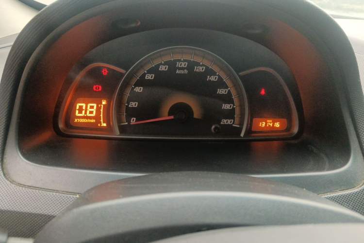 Used Chevrolet Sail 2013 Sedan 1.2L Manual Fashionable Happiness Edition Odometer Close Up