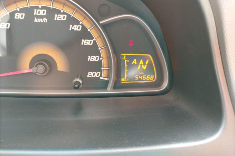 Used Chevrolet Sail 2013 Sedan 1.4L AMT Enjoy Edition Odometer Close Up